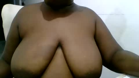 Snapshot of achamontana chatting on 09/17/25, 12:34 achamontana online show from 09/17/25, 12:34