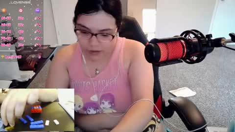 Snapshot of achubbygummy chatting on 04/17/26, 10:24 AChubbyGummy online show from 04/17/26, 10:24
