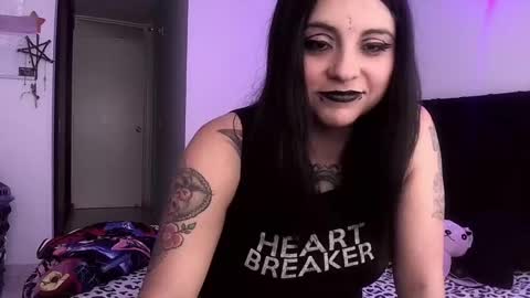 Snapshot of acid_alice666 chatting on 05/27/26, 02:25 Alice online show from 05/27/26, 02:25