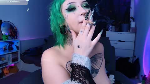 Snapshot of aciddroll chatting on 12/10/24, 01:11 Acid or Iya vacation November 19 to November 26 online show from 12/10/24, 01:11