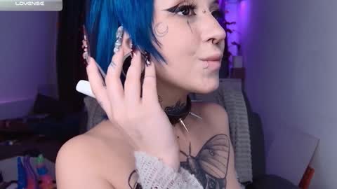 Snapshot of aciddroll chatting on 12/31/24, 01:15 Acid or Iya vacation November 19 to November 26 online show from 12/31/24, 01:15