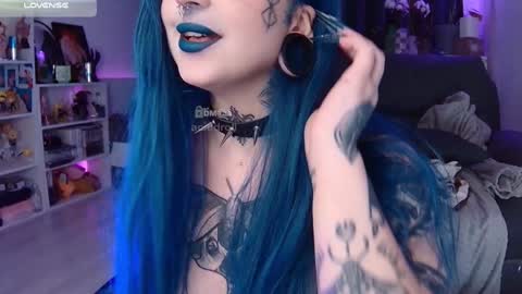 Snapshot of aciddroll chatting on 02/09/25, 03:32 Acid or Iya vacation November 19 to November 26 online show from 02/09/25, 03:32