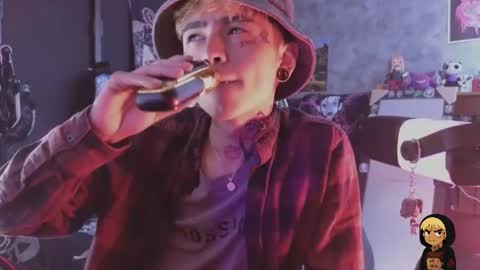Snapshot of acidmilo chatting on 02/10/26, 05:28 Acid Milo online show from 02/10/26, 05:28