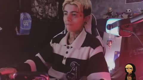 Snapshot of acidmilo chatting on 02/18/26, 06:59 Acid Milo online show from 02/18/26, 06:59