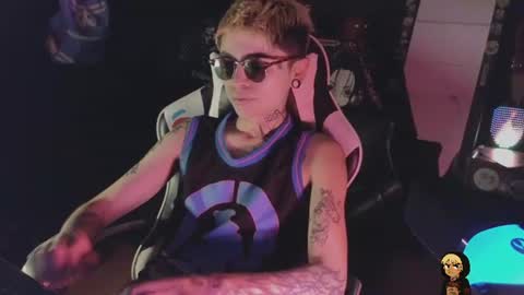 Snapshot of acidmilo chatting on 06/15/26, 02:14 Acid Milo online show from 06/15/26, 02:14