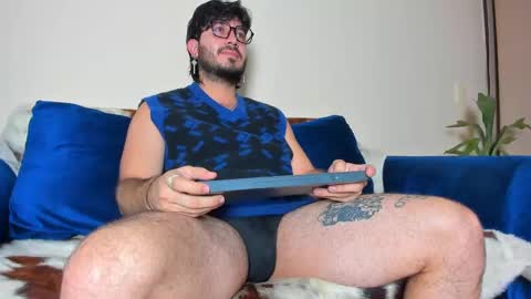 R. online show from 01/12/25, 10:02