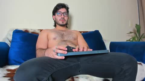 R. online show from 01/12/25, 06:27