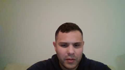 Snapshot of acrunner chatting on 12/17/25, 12:49 acrunner online show from 12/17/25, 12:49