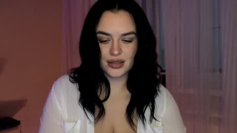 my inst   love inside 17 online show from 12/16/24, 05:49