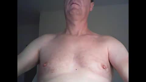 Snapshot of active147 chatting on 01/15/25, 10:57 active147 online show from 01/15/25, 10:57