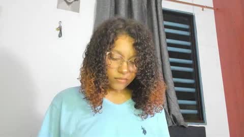 Snapshot of ada_gales_ chatting on 11/12/25, 04:57 Isa online show from 11/12/25, 04:57