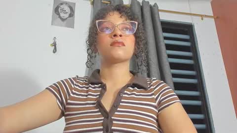 Snapshot of ada_gales_ chatting on 11/28/25, 05:21 Isa online show from 11/28/25, 05:21