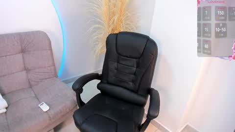    online show from 09/15/25, 01:33