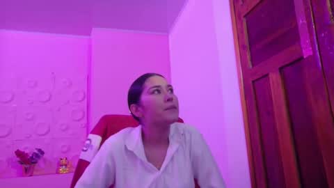 Snapshot of adaira31 chatting on 11/10/25, 03:27 Adaira online show from 11/10/25, 03:27