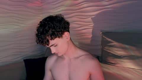 Snapshot of adam_21cm chatting on 12/15/24, 10:26 Adam online show from 12/15/24, 10:26