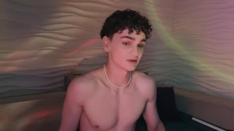 Snapshot of adam_21cm chatting on 12/22/24, 04:59 Adam online show from 12/22/24, 04:59