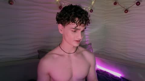 Snapshot of adam_21cm chatting on 12/27/24, 04:32 Adam online show from 12/27/24, 04:32