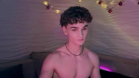 Snapshot of adam_21cm chatting on 01/09/25, 04:49 Adam online show from 01/09/25, 04:49