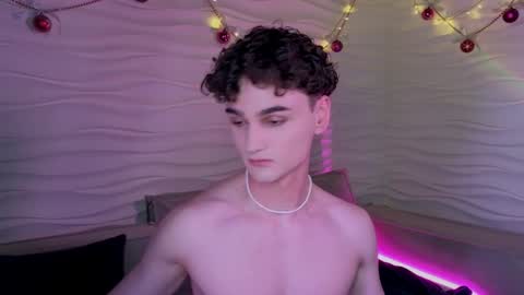 Snapshot of adam_21cm chatting on 01/12/25, 07:42 Adam online show from 01/12/25, 07:42