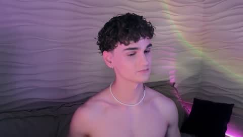 Snapshot of adam_21cm chatting on 01/25/25, 04:13 Adam online show from 01/25/25, 04:13