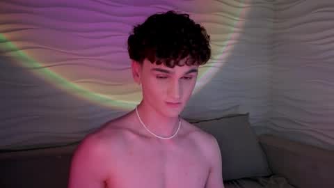 Snapshot of adam_21cm chatting on 02/13/25, 10:33 Adam online show from 02/13/25, 10:33