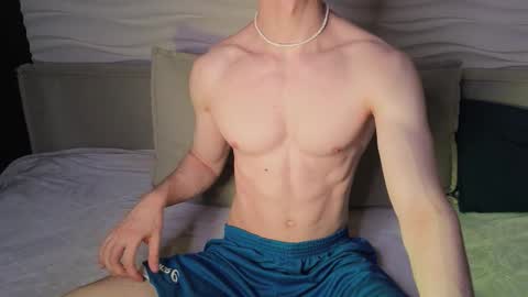 Snapshot of adam_21cm chatting on 09/26/25, 04:11 Adam online show from 09/26/25, 04:11