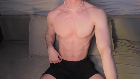 Snapshot of adam_21cm chatting on 10/22/25, 04:18 Adam online show from 10/22/25, 04:18