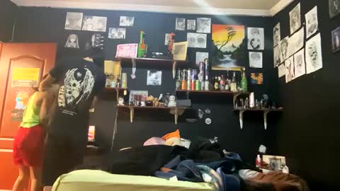 Snapshot of adam_and_abby_ chatting on 02/04/25, 05:23 adam and abby online show from 02/04/25, 05:23