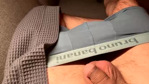 Snapshot of adam_bi_de chatting on 12/19/25, 09:22 Adam online show from 12/19/25, 09:22