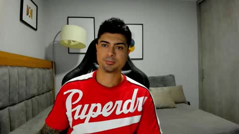 Snapshot of adam_clarke chatting on 10/31/25, 01:39 adam clarke online show from 10/31/25, 01:39