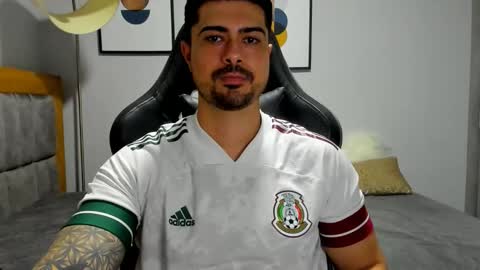 Snapshot of adam_clarke chatting on 12/04/25, 05:28 adam clarke online show from 12/04/25, 05:28