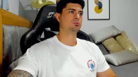 Snapshot of adam_clarke chatting on 01/07/26, 01:30 adam clarke online show from 01/07/26, 01:30