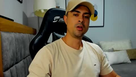 Snapshot of adam_clarke chatting on 02/14/26, 01:57 adam clarke online show from 02/14/26, 01:57