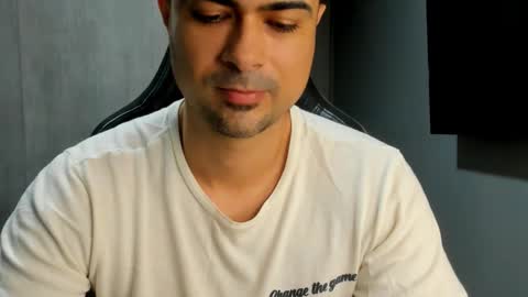 Snapshot of adam_clarke chatting on 03/05/26, 01:23 adam clarke online show from 03/05/26, 01:23