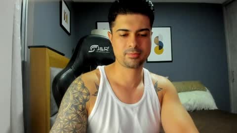 Snapshot of adam_clarke chatting on 04/17/26, 02:25 adam clarke online show from 04/17/26, 02:25