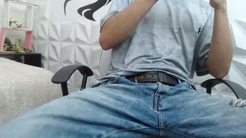 adam_evehotroom online show from 02/18/25, 08:47