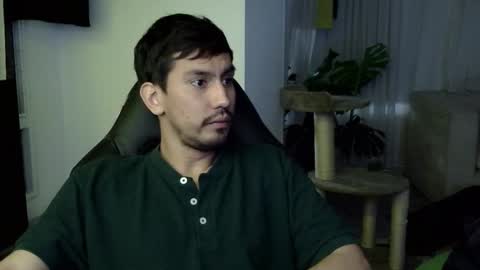 adam_evehotroom online show from 10/22/25, 02:34