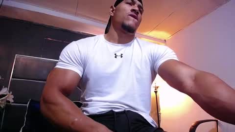 adam_fit19cm online show from 03/07/26, 02:03