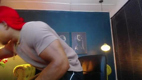 adam_fit19cm online show from 04/26/26, 01:36