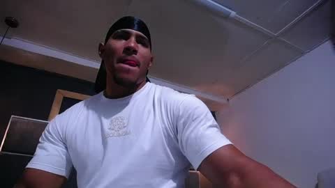 Snapshot of adam_fit19cm chatting on 06/04/26, 02:12 adam_fit19cm online show from 06/04/26, 02:12