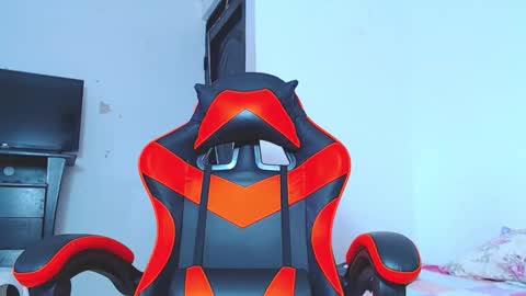 adam hot11 online show from 12/20/25, 08:38