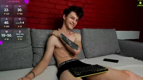 Snapshot of adam_porrter chatting on 08/08/26, 04:20 Adam online show from 08/08/26, 04:20