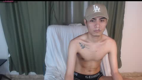 Snapshot of adam_sinclair chatting on 11/04/25, 05:01 adam_sinclair online show from 11/04/25, 05:01