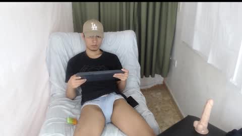 Snapshot of adam_sinclair chatting on 11/25/25, 06:19 adam_sinclair online show from 11/25/25, 06:19