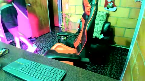 Adam Valencia online show from 12/22/24, 03:11