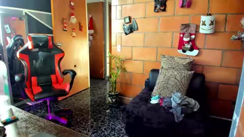 Adam Valencia online show from 01/06/25, 09:32