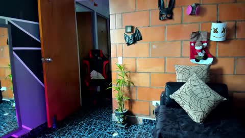 Adam Valencia online show from 02/21/25, 06:48