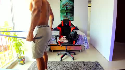 Adam Valencia online show from 09/25/25, 04:32