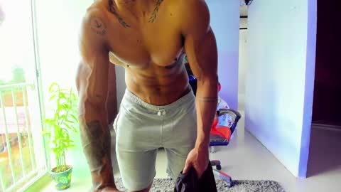 Adam Valencia online show from 10/04/25, 07:23