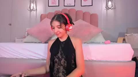 Snapshot of adamandsheyla chatting on 06/16/26, 09:50 SHEYLA online show from 06/16/26, 09:50